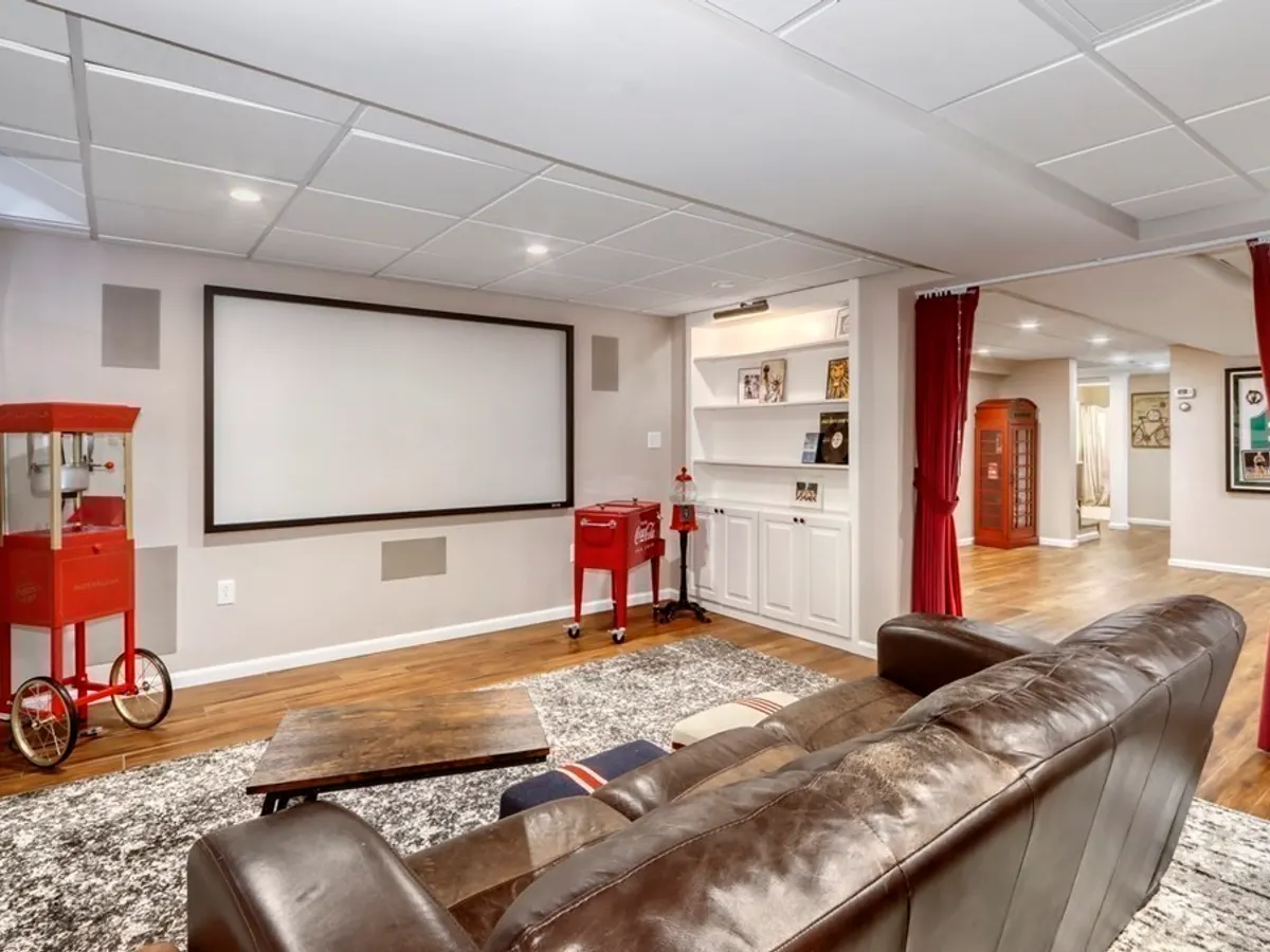 Glass enclosed Walk in Shower bathroom design...